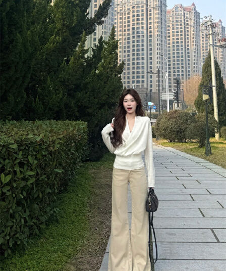 카키 색 부츠컷 로우 웨이스트 청바지 여성 봄 2026 새로운 한국 스타일 핫걸 키 큰 남자 몸매 가꾸기 표지 고기 긴 바지