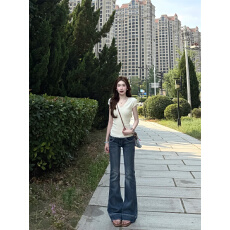 批发易梦玲同款微喇<b class='q'>牛仔裤</b>女夏季2026新款低腰显瘦不贴腿马蹄喇叭裤子