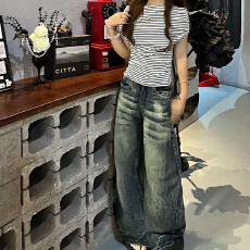 批发美式复古猫须折褶弯刀牛仔裤<b class='q'>女</b>2026秋季新款低腰宽松设计感阔腿<b class='q'>裤</b>
