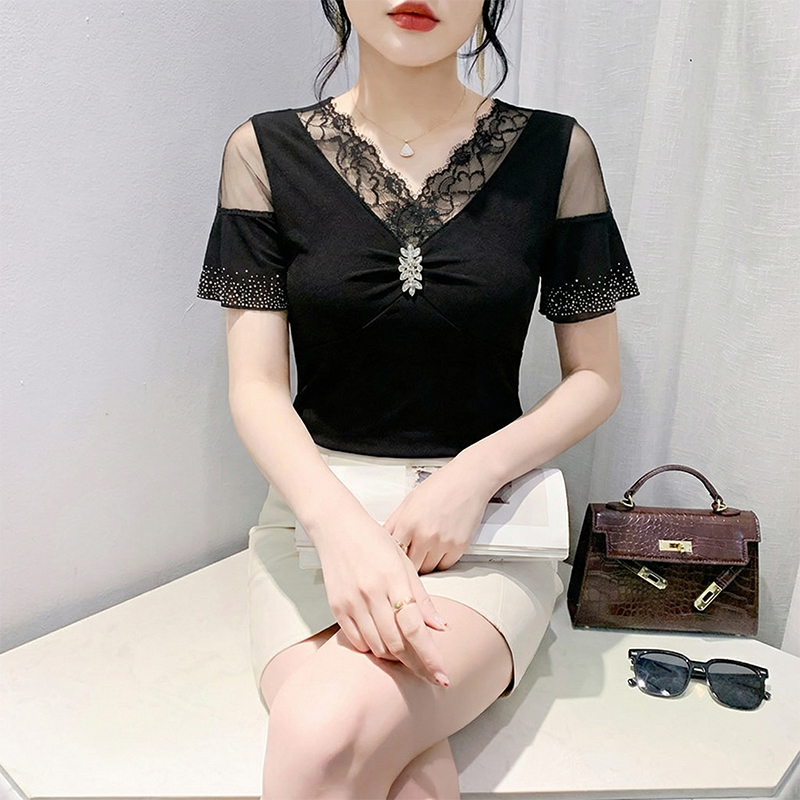 2026 여름 여성 의류 신제품 섹시함 V넥 레이스 조각 다이아몬드 세팅 슬림해 보이는 반팔 티셔츠 맨위