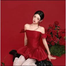 批发红色一字肩生日战袍小礼服2025新款高端轻奢小众少女风短款<b class='q'>连衣裙</b>