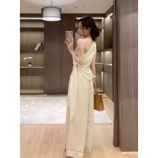 批发法式轻奢斜肩上衣女夏新款小众设计感系带收腰背心休闲<b class='q'>裤</b>两件套