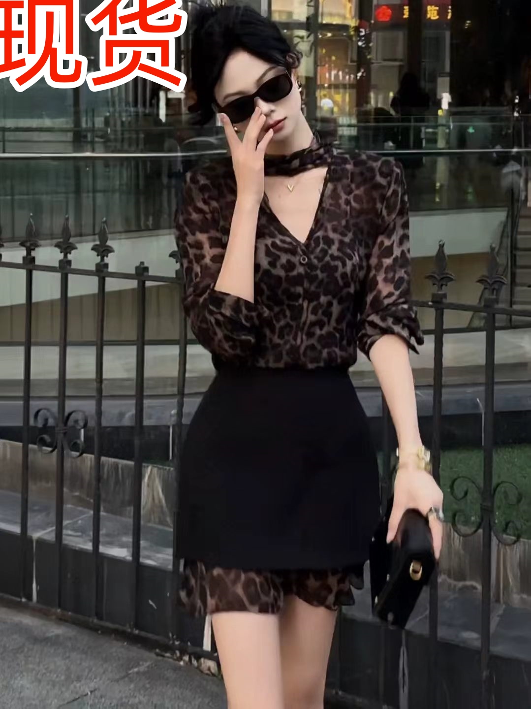홍콩 느낌 레트로 섹시함 핫걸 레오파드 무늬 리본 긴팔 여성 셔츠 반신 스커트 고급 센스 품격 패션 세트 트렌디