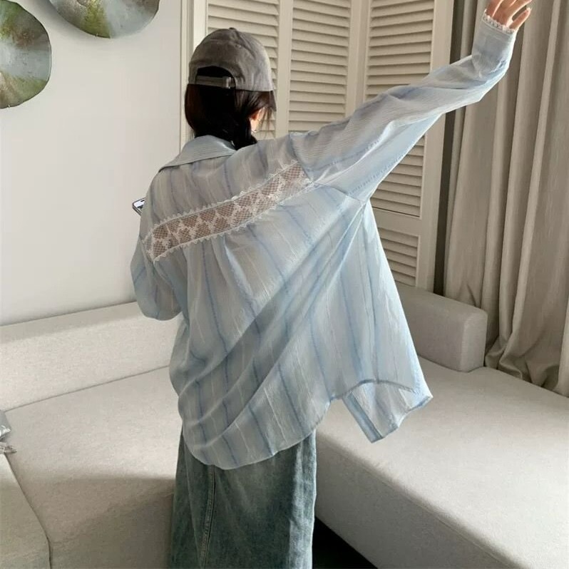 FA35644# 韩系条纹衬衫女夏季蕾丝镂空衬衣外套设计感小众薄款防晒开衫上衣 服裝批發女裝批發服飾貨源