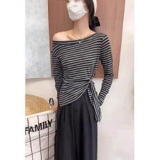 批发条纹内搭修身<b class='q'>T</b><b class='q'>恤</b>女春秋季新款不规则斜领打底衫长袖一字肩上衣潮