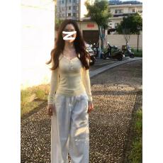 批发韩系欲甜辣V领纽扣正肩长袖T恤女早秋季修身收腰内搭<b class='q'>打底</b>衫<b class='q'>上衣</b>