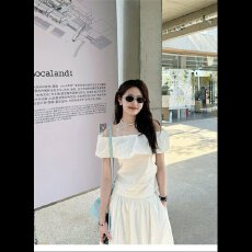 批发独特漂亮巨好看一字肩连衣裙子<b class='q'>套装</b>女夏2026新款今年流行爆款长裙