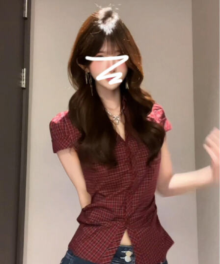 아메리칸 레트로 핫걸 빨간색 긍정적 인 어깨 체크무늬 반팔 셔츠 여자 2026 여름 새로운 섹시함 허리 수축 맨위