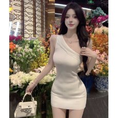 批发法式气质名媛千金风斜肩荷叶边设计感紧身显瘦修身针织包臀连衣裙