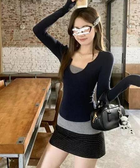 디자인 센스 배색 페이크 레이어드 긴팔 티셔츠 맨위 여성 가을 겨울 새로운 순수한 욕망 바람 섹시함 핫걸 V넥 기본 셔츠