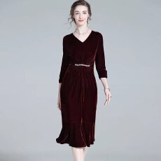 批发金丝绒<b class='q'>连衣裙</b>2026秋冬新款高贵洋气宴会礼服裙<b class='q'>高端</b>气质修身鱼尾裙