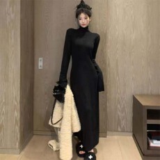 批发法式黑色长袖连衣<b class='q'>裙子</b>女2026秋冬季新款气质显瘦内搭打底包臀长裙