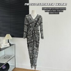 批发藤叶花色静谧体态女神美感轻盈飘纱微透修身<b class='q'>连衣</b>裙配吊带两件套