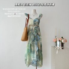 批发一颗甜桃yikett林间浮夏吊带气质灵动<b class='q'>连衣</b>裙女夏季印花显瘦<b class='q'>长裙</b>