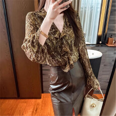 批发氛围感密码 早秋复古印花荷叶边<b class='q'>衬衫</b>