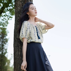 批发香影碎花衬衫女短袖2026夏季新款含亚麻薄款蓝色花卉刺绣宽松<b class='q'>上衣</b>