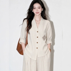 批发杏色上衣洋气通勤百搭高级感减龄<b class='q'>女</b>装2026年夏季新款遮肉小众独特