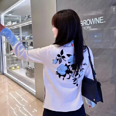 批发超美 v领背后大花朵提花针织开衫毛衣外套<b class='q'>女装</b>上衣品牌潮流韩范
