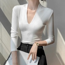 批发秋季新款深大v领修身高级感纯色<b class='q'>打底衫</b>性感显瘦纯色t恤内搭长袖女