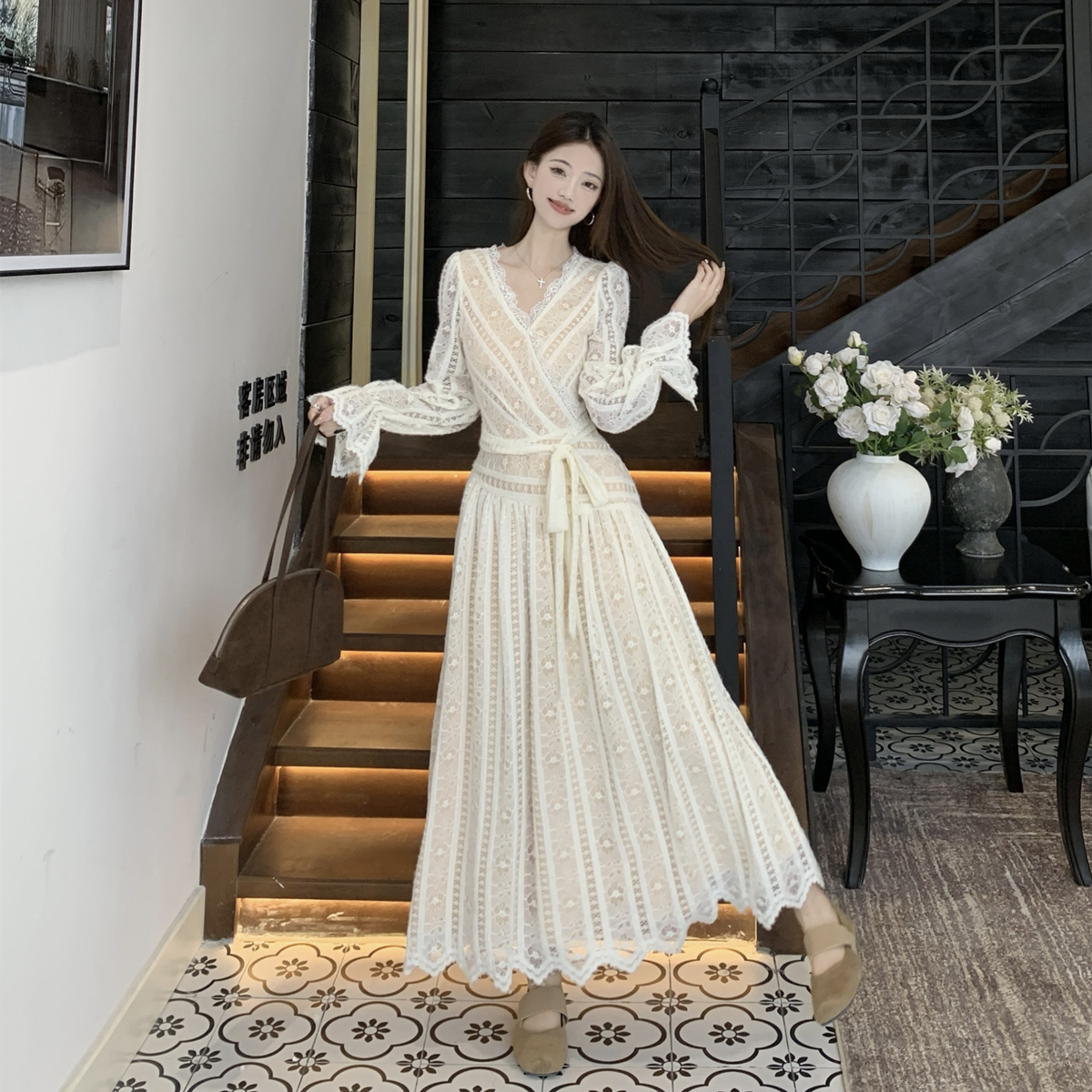 2026 봄 지방 mm 프랑스식 레트로 레이스 긴팔 허리 수축 스트랩 여성 드레스 슬림해 보이는 품격 한 마디 롱 스커트