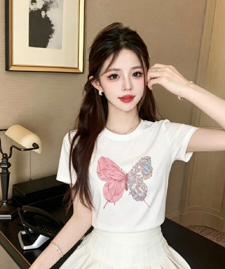 여성 의류 2026 새로운 자수 라운드 넥 몸매 가꾸기 여름 티셔츠 새로운 반팔 다용도 캐주얼 높은 품질 원단