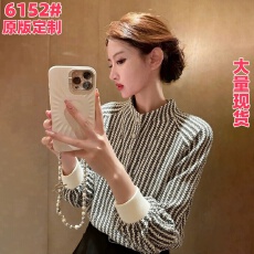 批发<b class='q'>冬</b>季独特超好看洋气减龄上衣韩系小众轻奢不撞款高级感条纹打底衫