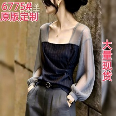批发小众<b class='q'>个性</b>藏蓝色上衣休闲2026年秋季<b class='q'>女装</b>方领<b class='q'>时尚</b>潮流网纱拼接长袖