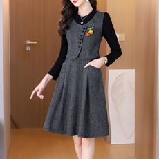 批发<b class='q'>中老年</b>减龄显瘦连衣裙 假两件<b class='q'>马甲</b>背心 圆领 A 字裙南瓜胸针装饰