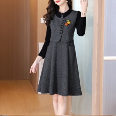 批发假两件套<b class='q'>马甲</b>背心圆领A字裙南瓜胸针装饰<b class='q'>中老年</b>减龄感显瘦连衣裙