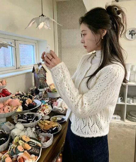 재고 있음 프랑스식 달콤함 다용도 니트 홀로우 아웃 작은 외투 한 부서 부드러운 자매 질감 털 셔츠 연령 감소 슬림해 보이는 맨위