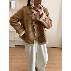 批发新款设计感皮毛一体外套女装秋冬季复古双排扣潮流羊羔毛机车服
