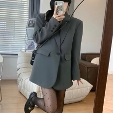 批发深灰色西装<b class='q'>外套</b>女2026高级新款春秋季韩版宽松<b class='q'>休闲</b>小个子西服上衣