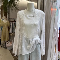 批发刺绣花朵衬衫女长袖防晒衣2026夏季新款蕾丝衬衣圆领罩衫<b class='q'>雪纺上衣</b>