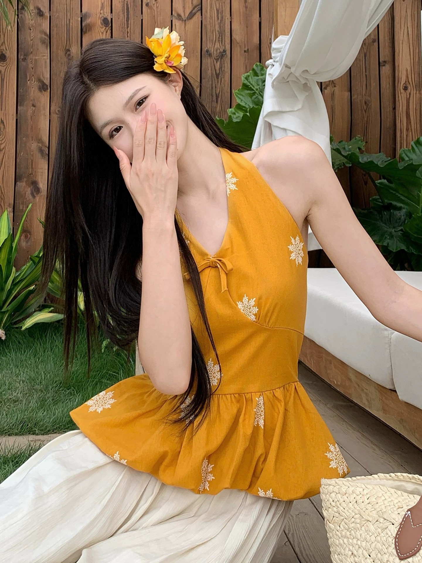 프랑스식 달콤함 V넥 프린트 나비 매듭 행침 목 조끼 여성 여름 얇은 스타일 디자인 센스 꽃밭 밑단 맨위 여성