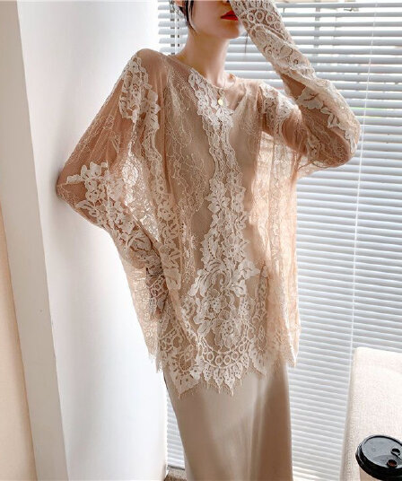 프랑스식 낭만주의 레이스 셔츠 새로운 외출용 맨위 여성 긴 소매 홀로우 아웃 티셔츠 섹시함 블라우스 2026 년 봄 여름 숄