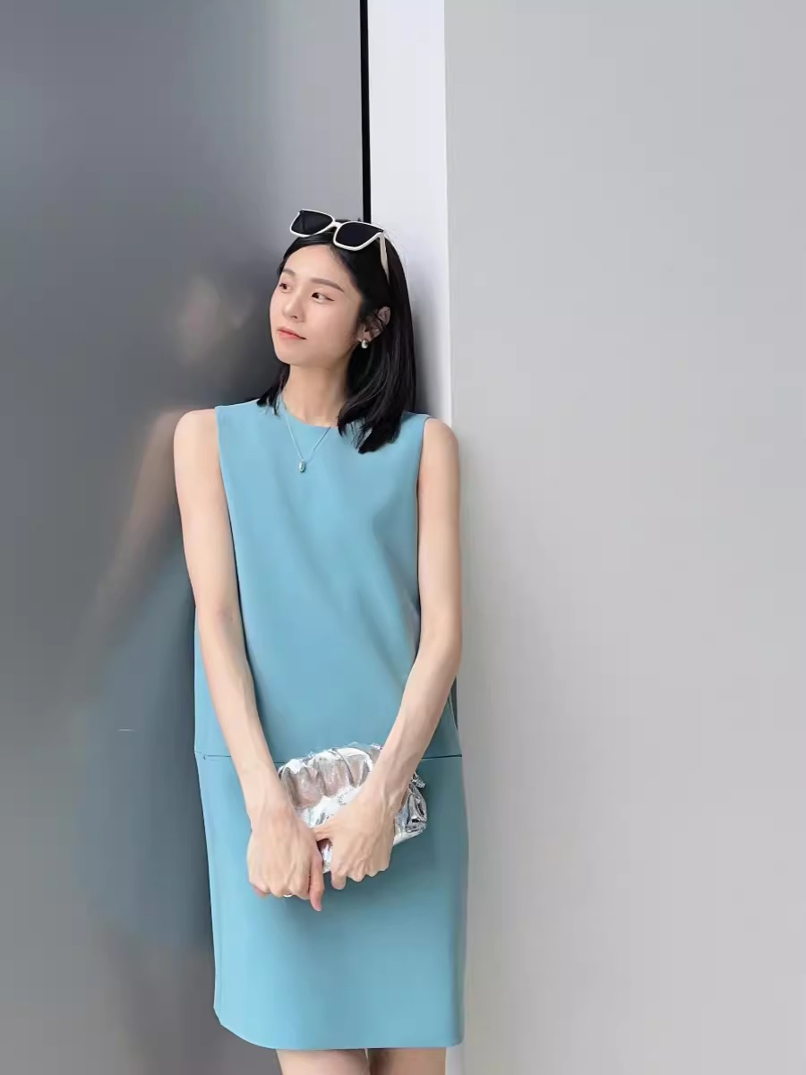 천 금빛 바람 스트레이트 민소매 조끼 여성 드레스 2026 여름 새로운 작은 키 품격 여성 의류