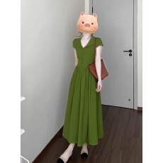 批发绿色翻领短袖<b class='q'>连衣裙</b>女夏季新款收腰显瘦复古独特绝美度假风长裙子