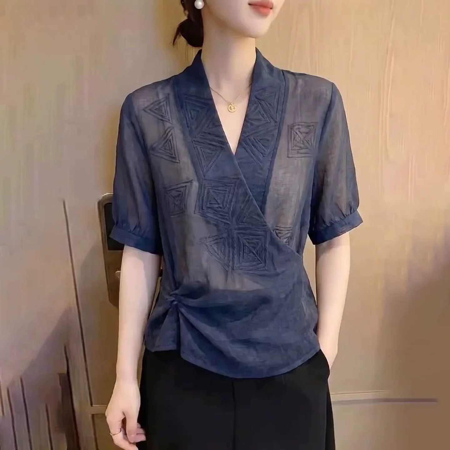 외국 가스 연령 감소 슈퍼 화재로 의류 여성 2026 여름 새로운 고급 오래된 돈 바람 품격 미니멀리즘 패션 빅 사이즈 여성 의류