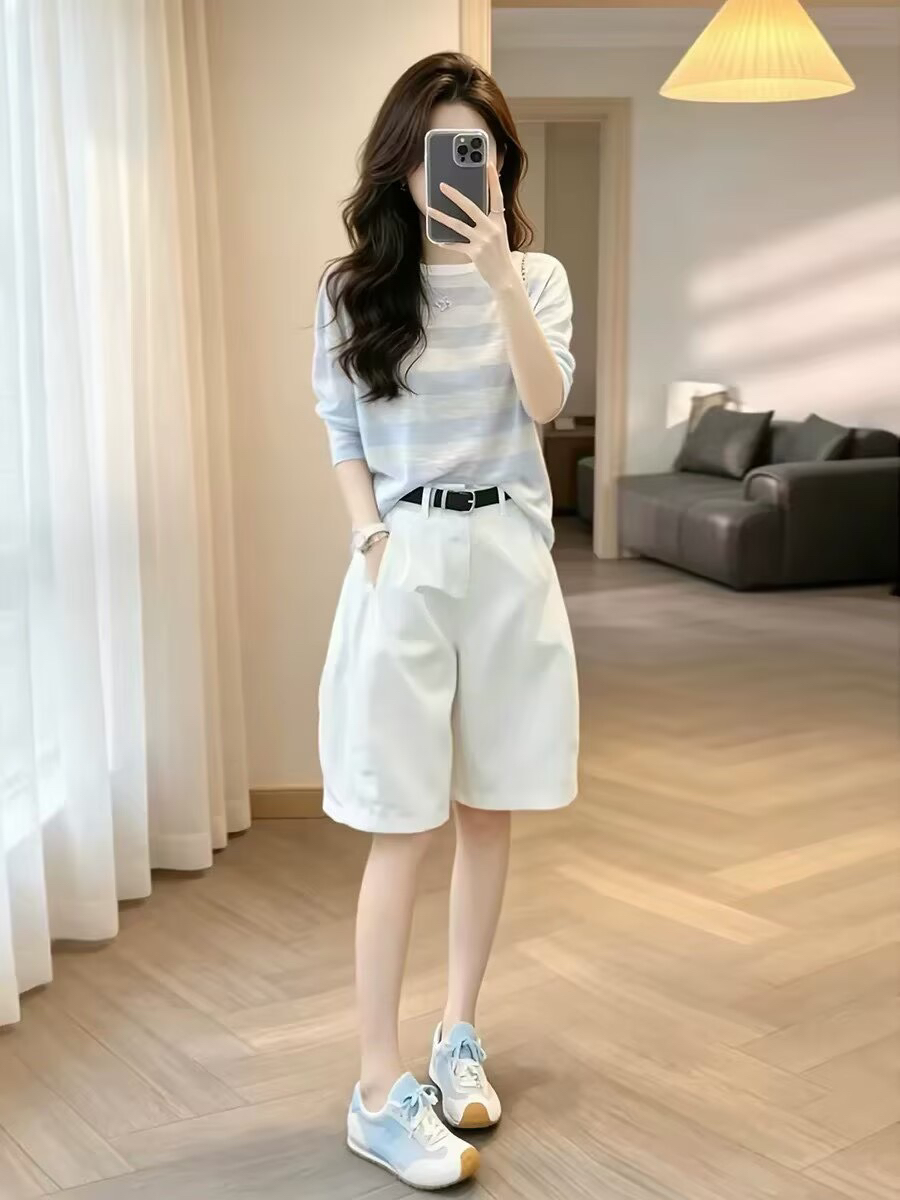 자이언트 잘 생긴 ootd 착용 가져 가라. 2026 새로운 블루 흰색 스트립 곡물 티셔츠 여성 여름 캐주얼 루즈핏 반바지 투피스 슈트