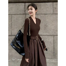 批发法式复古气质高级感腰带修身长袖连衣裙女2026秋季新款赫本风裙子