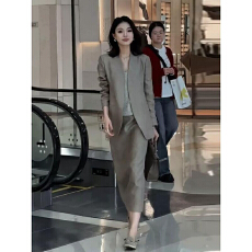 批发气质通勤<b class='q'>西装</b>套装女春秋2026新款老钱风西服外套半身裙两件套