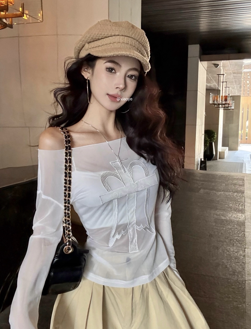 FA34381# 纯欲辣妹一字肩透视绣花长袖T恤女设计感防晒罩衫上衣 服裝批發女裝批發服飾貨源
