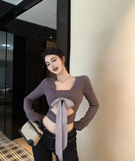 실사 정가 봄 핫걸 V넥 스트랩 패치워크 불규칙 몸매 가꾸기 슬림해 보이는 긴팔 티셔츠 디자인 센스 기본 셔츠