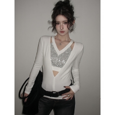 批发实拍实价辣妹V领镂空<b class='q'>亮片</b>拼接假两件长袖修身显瘦磨毛内搭打底衫