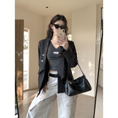 批发实拍实价春季复古<b class='q'>百搭</b>不规则下摆西装外套设计感宽松拼接小众西服