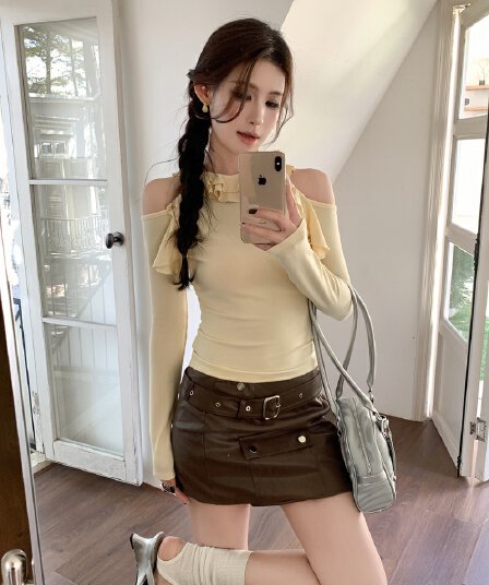 실사 정가 아니요 바겐 세일 이른 가을 핫걸 라운드 넥 프릴 오프숄더 몸매 가꾸기 슬림해 보이는 허리 수축 긴팔 티셔츠 맨위