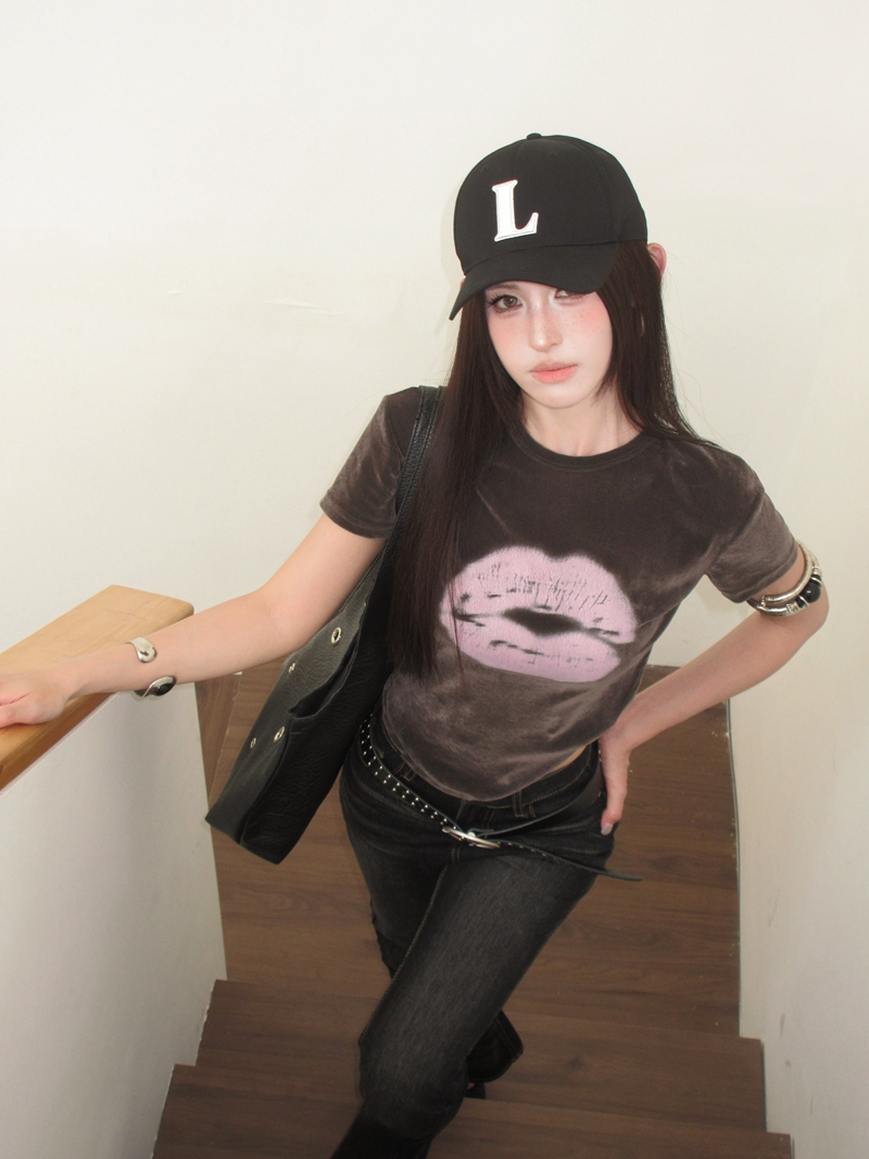 실사 정가 여름 레트로 핫걸 배색 입술 인쇄 선조 플러시 반팔 티셔츠 긍정적 인 어깨 몸매 가꾸기 쇼트 스타일 맨위