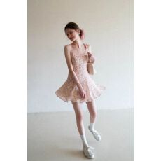 批发EGGKA法式茶歇清新碎花吊带连衣裙女<b class='q'>春</b>夏气质显瘦收腰无袖a字短裙