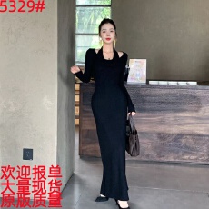 批发2025秋冬纽结挂脖针织内搭长袖连衣裙女裙子设计感修身显瘦长裙