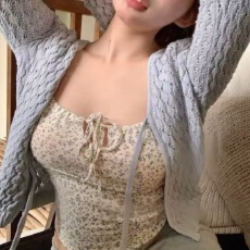 批发桃吱吱韩系新款镂空针织衫系带<b class='q'>修身</b>温柔开衫外套+碎花镂空小吊带